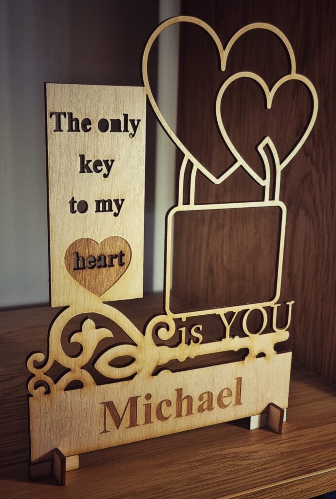 Key to My Heart Stand