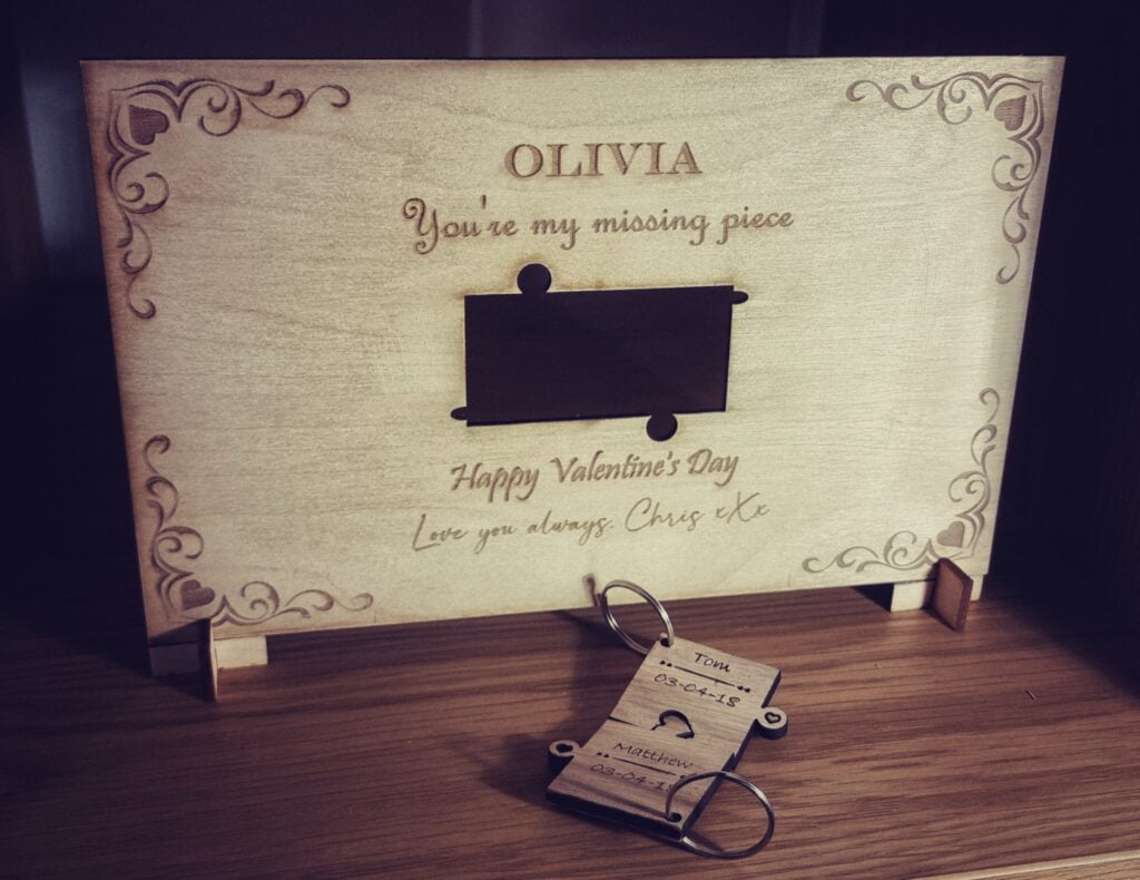 Valentines Jigsaw stand & Keyrings